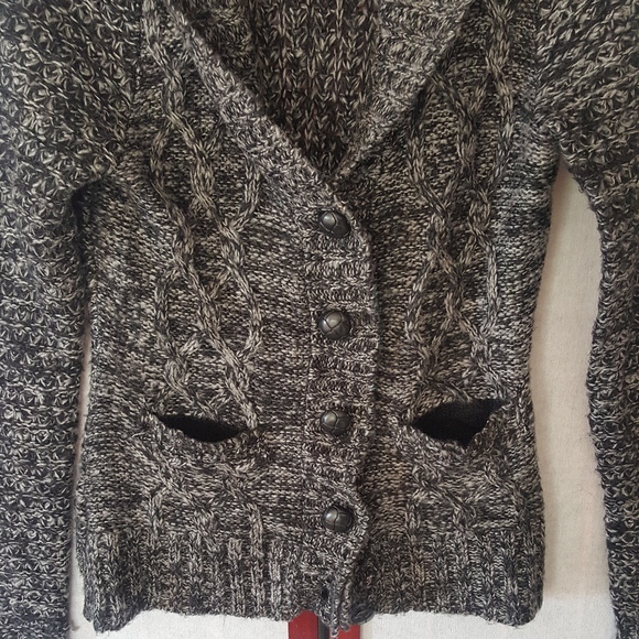 Sweater - Picture 3 of 4